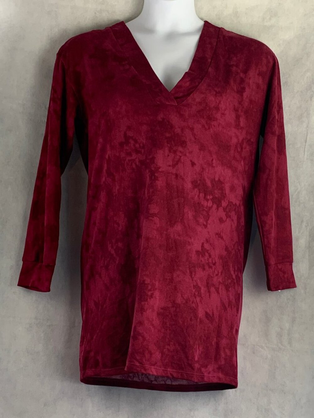 Jenni Women's Soft Knit V-Neck Lounge Sleepshirt, Plum Tart Red Tie Dye